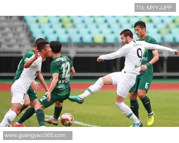 杭州绿城足球俱乐部奋力拼搏展现青春风采助力中国足球崛起之路